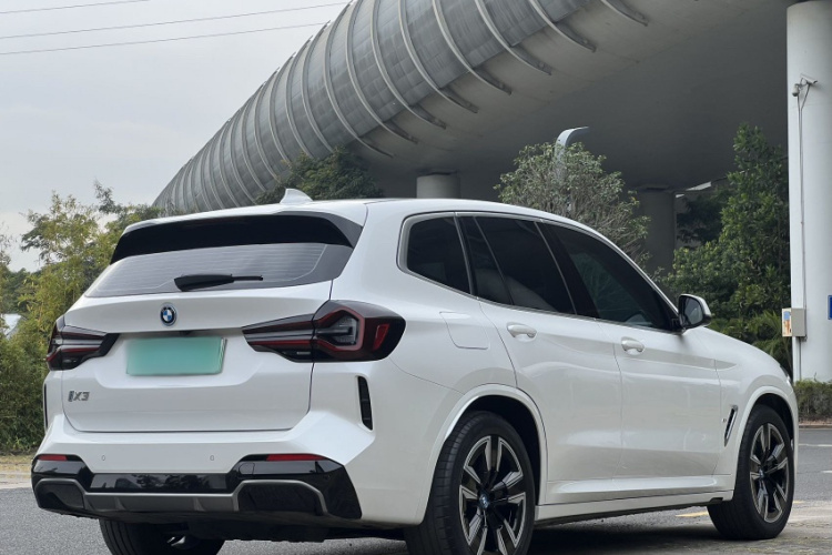 宝马iX3 2022款 改款 领先型车身外观6006