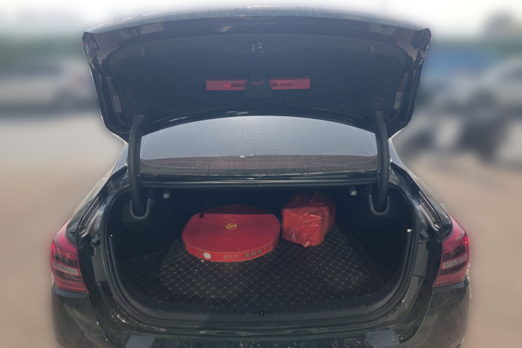 红旗H5 2022款 经典款 改款 1.5T DCT旗韵版中控内饰23