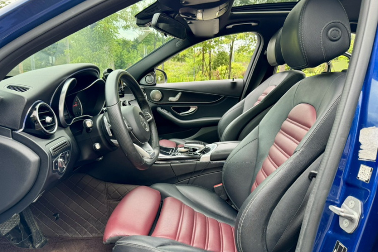 奔驰C级 2018款 C 200 运动版中控内饰7009