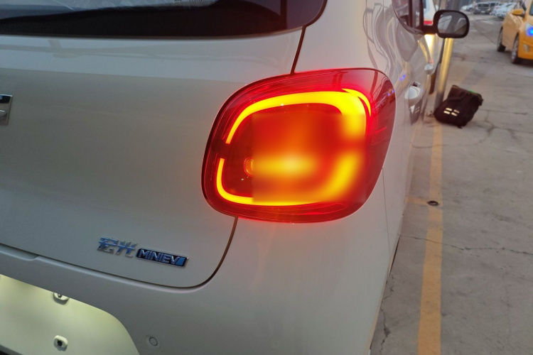 五菱汽车 宏光MINIEV 2025款 四门版 进阶款车身外观9