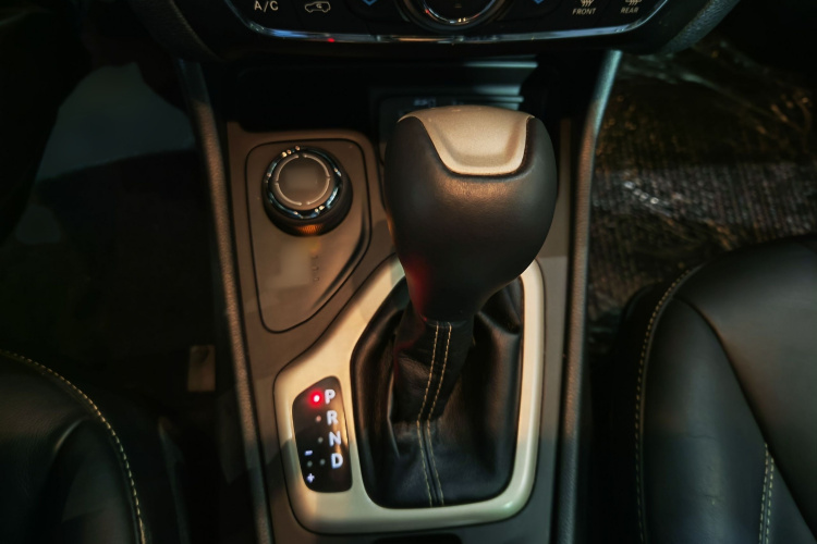 Jeep 自由光(进口) 2014款 2.4L 豪华版中控内饰7009