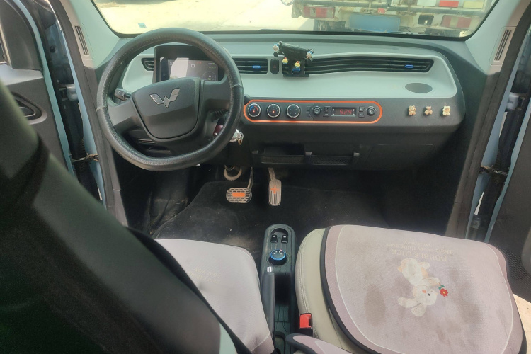 五菱汽车 宏光MINIEV 2022款 自在款 三元锂中控内饰7002