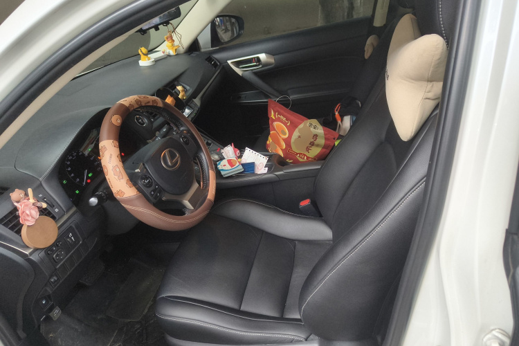 雷克萨斯CT 2017款 CT200h 精英版 单色 国VI中控内饰19