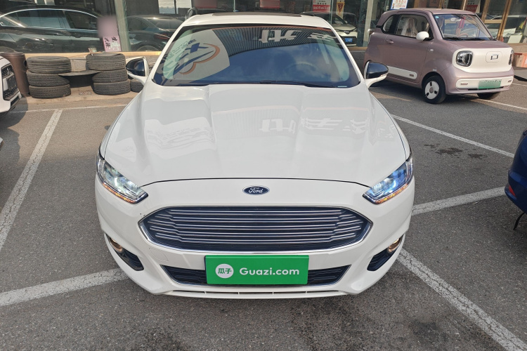 福特 蒙迪欧 2013款 2.0L GTDi200时尚型车身外观2