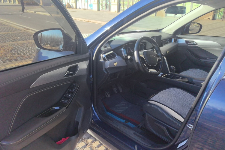 北京汽车 北京X3 2019款 1.5T 手动荣耀版中控内饰20