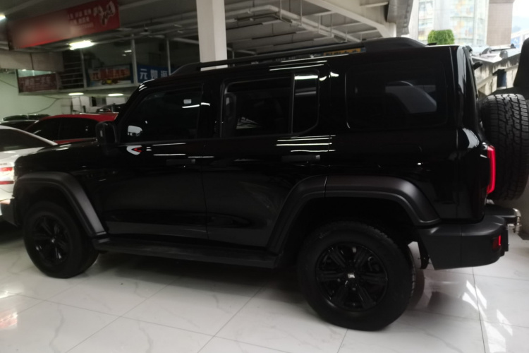 坦克300 2023款 越野版 2.0T 征服者车身外观4