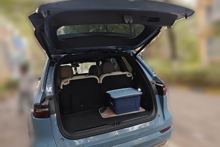 理想汽车 理想ONE 2021款 增程6座版中控内饰23