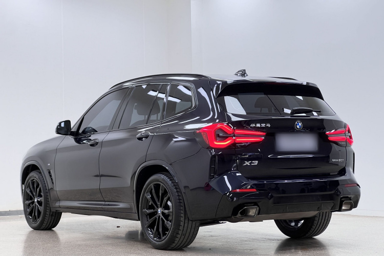宝马X3 2022款 改款二 xDrive30i 尊享型 M曜夜套装车身外观6005