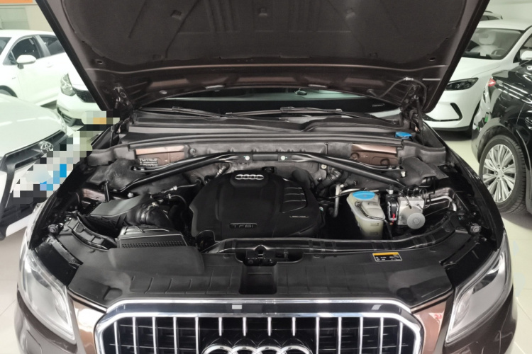 奥迪Q5 2016款 40 TFSI 技术型机舱底盘24