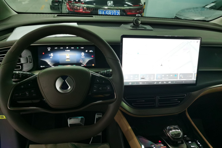 腾势D9 2022款 DM-i 970 四驱尊荣型中控内饰7002