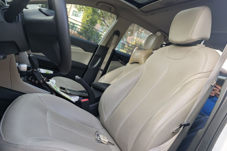 别克 英朗 2021款 典范 1.5L 自动精英型中控内饰19