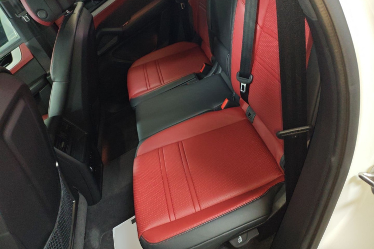 保时捷 2025款 Cayenne 3.0T中控内饰7004