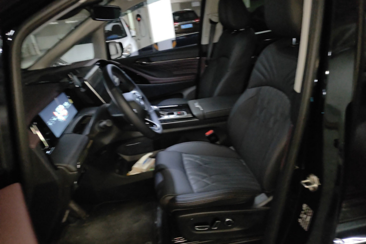 广汽传祺 传祺M8 2024款 大师系列 400T 至尊版中控内饰19