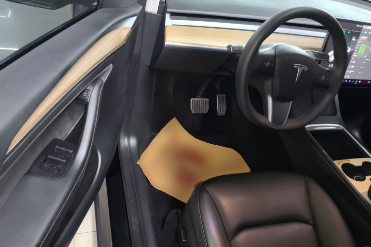 特斯拉 Model Y 2021款 长续航全轮驱动版中控内饰20