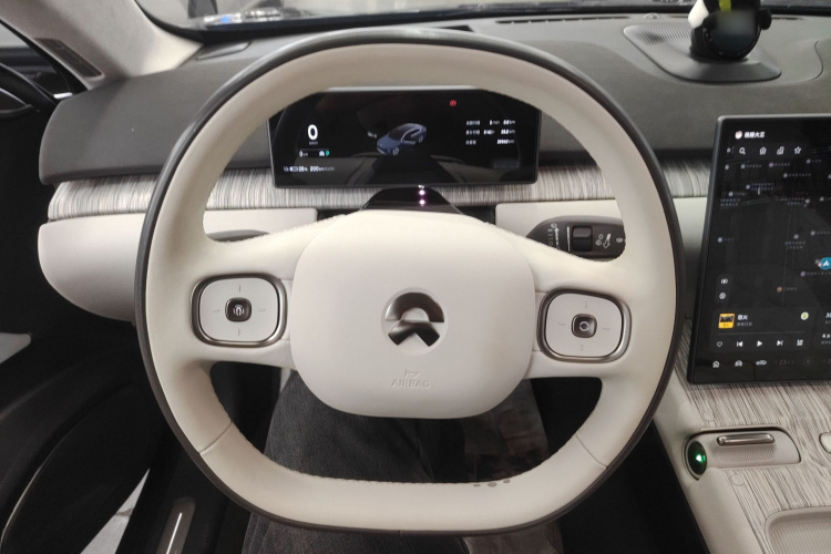 蔚来ET7 2022款 100kWh 首发版中控内饰13