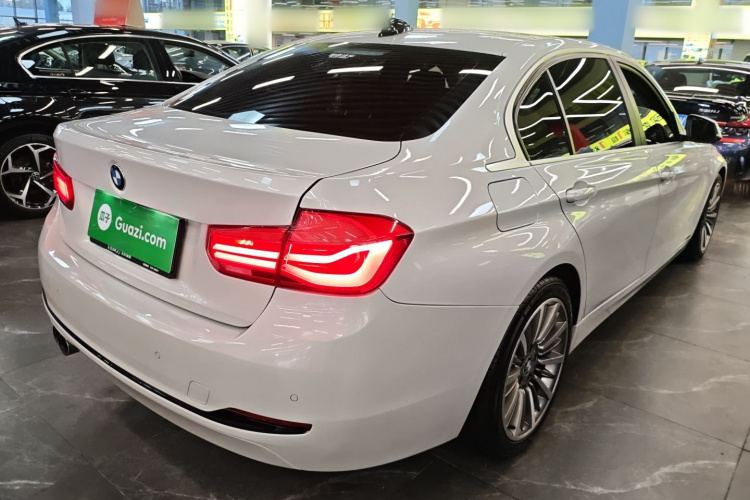 宝马3系 2019款 320Li 时尚型车身外观7