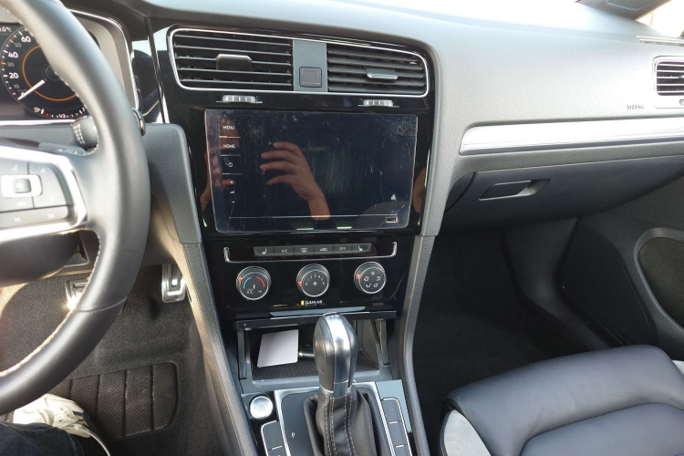 大众 高尔夫 2020款 挚爱版 280TSI DSG R-Line局部细节16