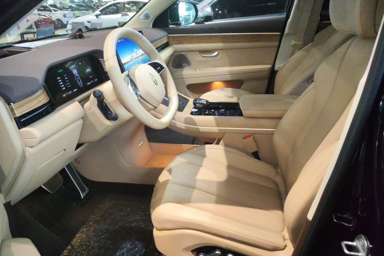 鸿蒙智行 问界M7 2024款 1.5T 智驾后驱Ultra版 5座中控内饰19