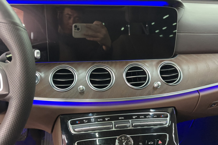 奔驰E级 2017款 E 300 L 豪华型局部细节16