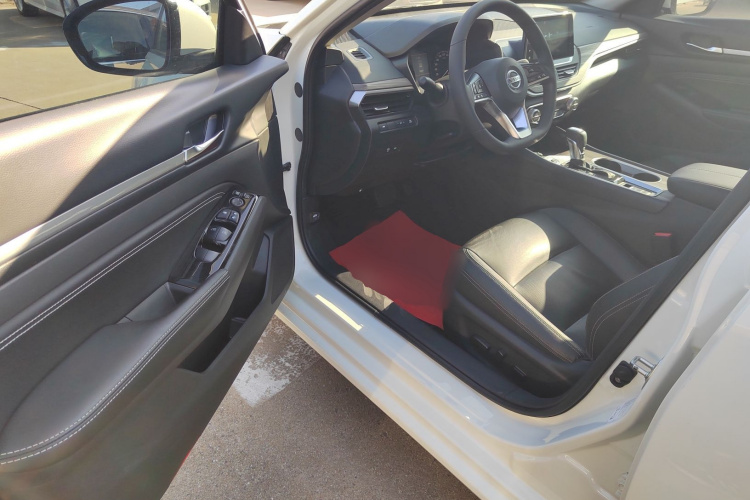 日产 天籁 2021款 2.0L XL 舒适版中控内饰20