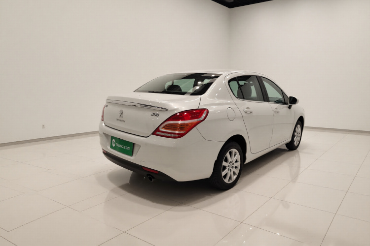 标致308 2014款 乐享版 经典 1.6L 手动风尚型车身外观7