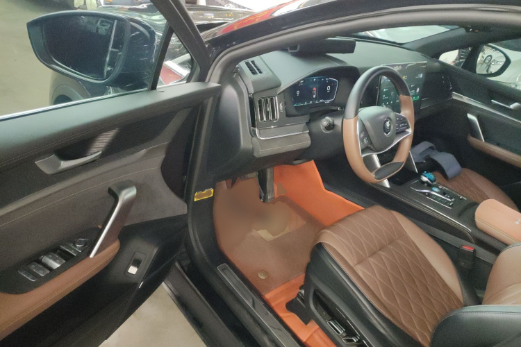 比亚迪 唐新能源 2023款 DM-i 冠军版 112KM 尊贵型中控内饰7003