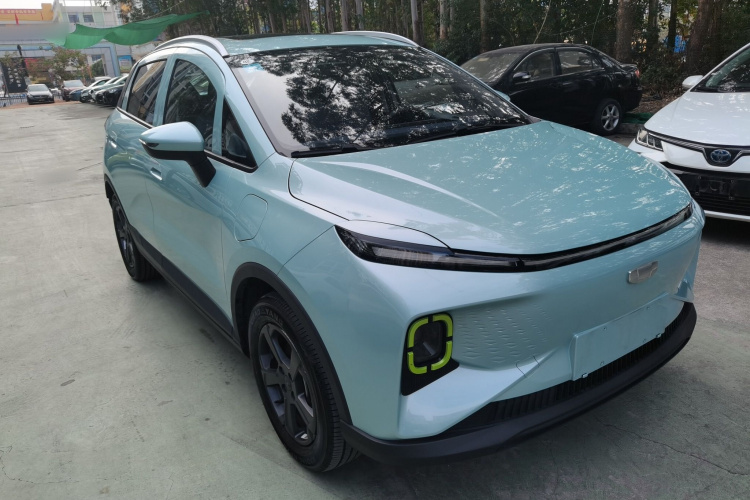 吉利几何E萤火虫 2023款 401KM 玲珑虎 5座车身外观3