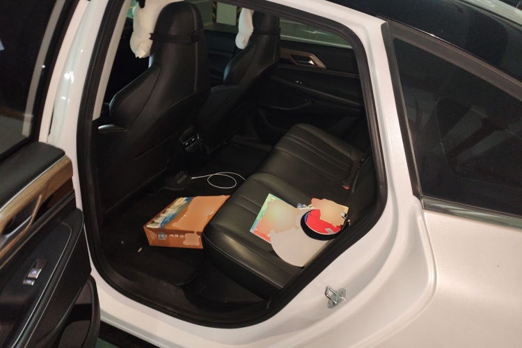 小鹏P5 2021款 460G+中控内饰21