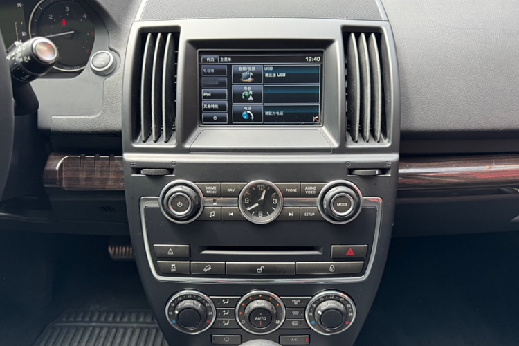 路虎 神行者2 2013款 2.2T SD4 SE柴油版局部细节36