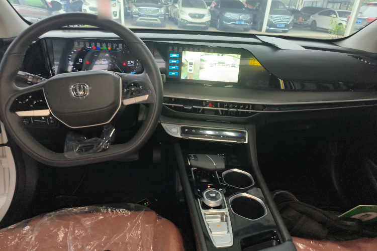 长安 逸动 2025款 PLUS 1.4T 双离合高能版中控内饰12