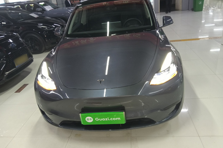 特斯拉 Model Y 2022款 后轮驱动版车身外观2