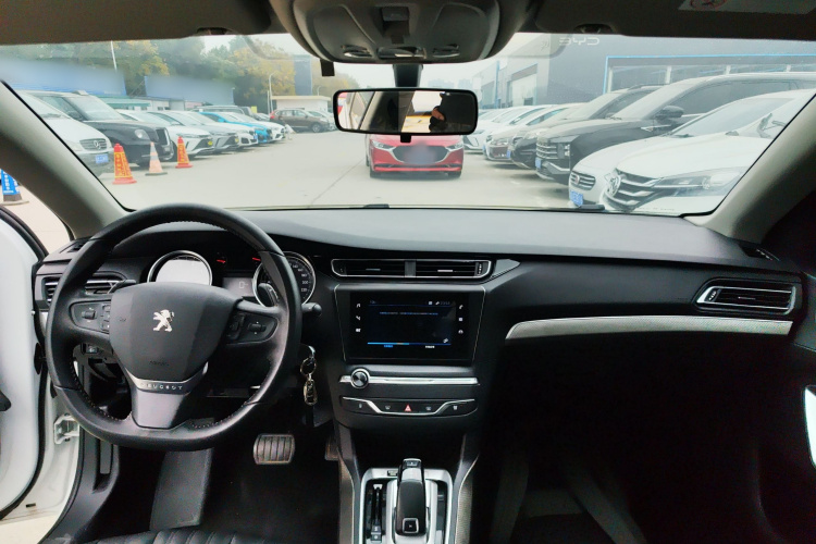 标致408 2020款 230THP 十周年质臻版中控内饰12