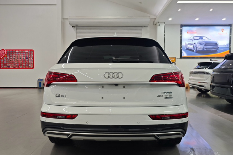 奥迪Q5L 2024款 40 TFSI 豪华致雅型车身外观6006