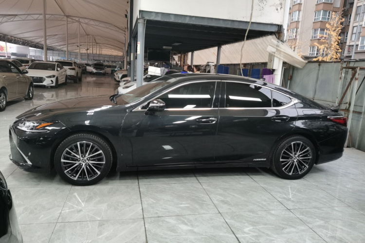 雷克萨斯ES 2021款 300h 臻享版车身外观4