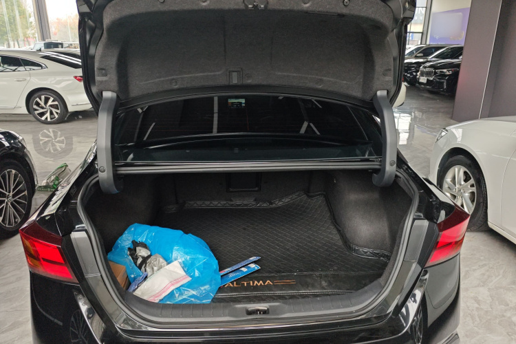 日产 天籁 2021款 2.0L XL 舒适版机舱底盘23