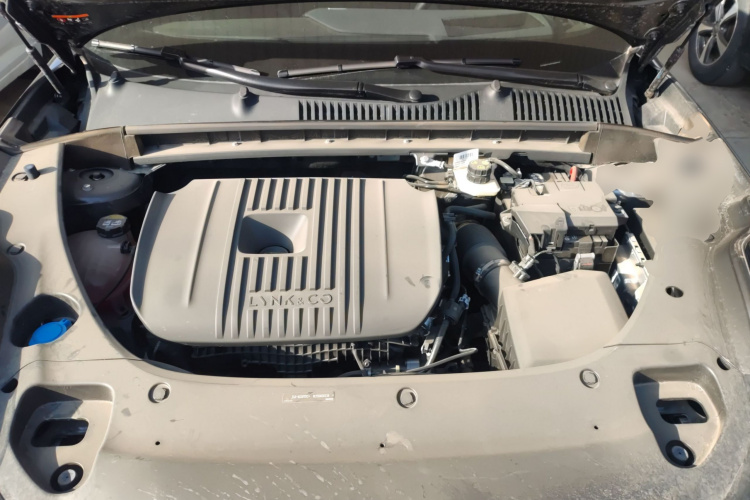 领克03 2025款 2.0TD DCT冠军版Pro机舱底盘24