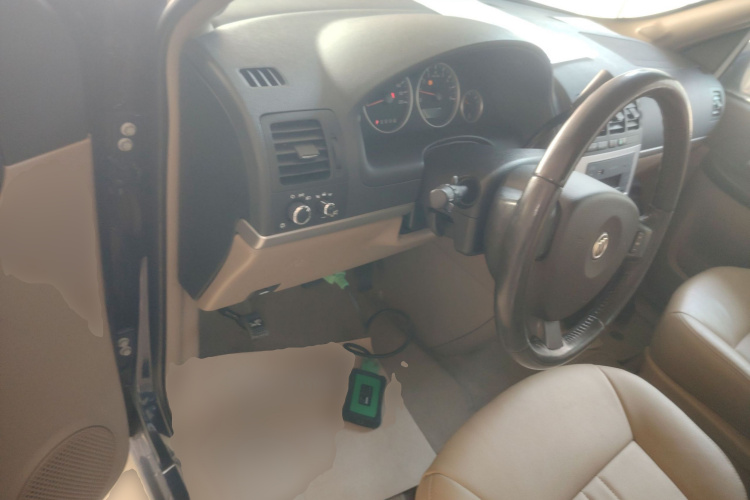 别克GL8 2014款 2.4L 行政版中控内饰20