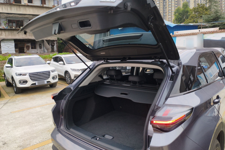 哪吒汽车 哪吒U 2021款 Pro 400 行业定制版机舱底盘23