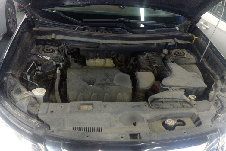 三菱 欧蓝德 2018款 2.0L 两驱荣耀版 5座局部细节24