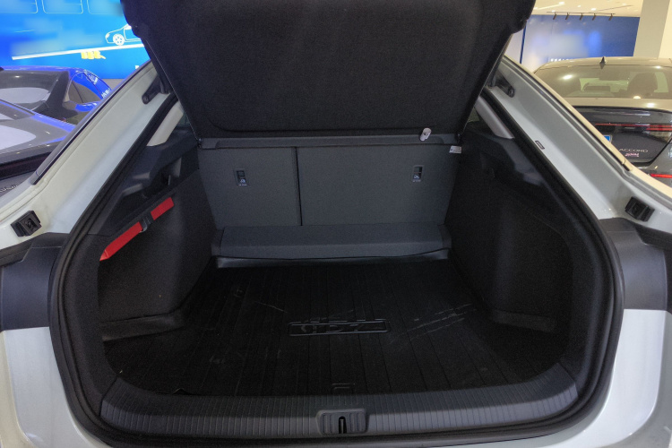 大众ID.7 VIZZION 2024款 首发版机舱底盘23