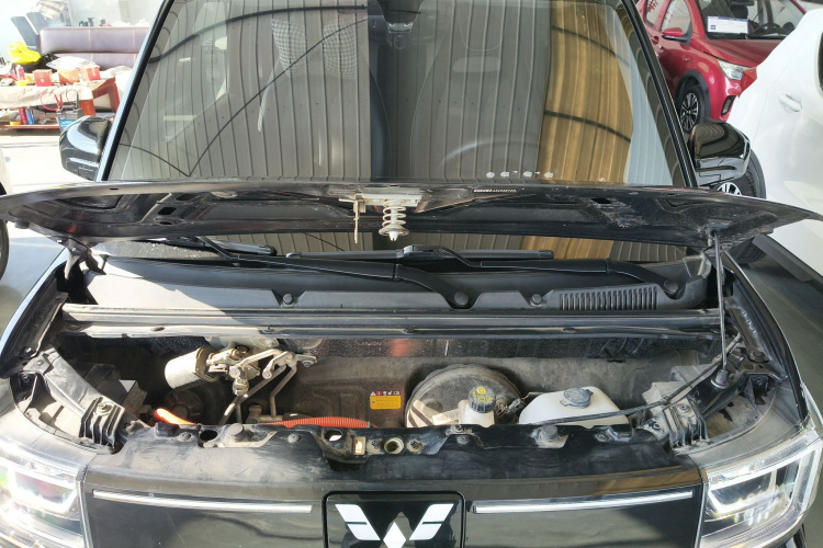 五菱汽车 宏光MINIEV 2022款 GAMEBOY 200km 玩咖款 磷酸铁锂机舱底盘24