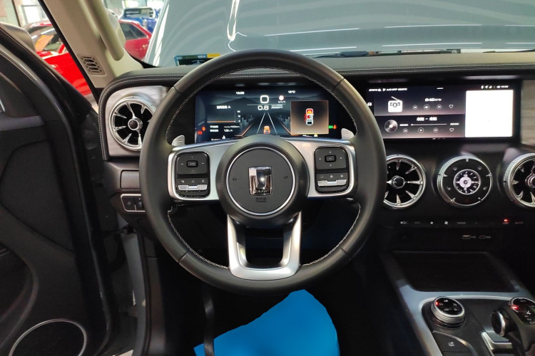 坦克300 2023款 越野版 2.0T 挑战者中控内饰13