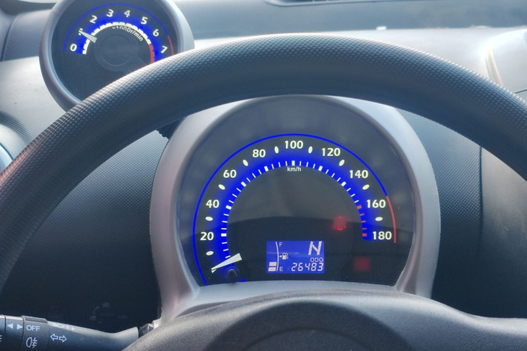 比亚迪F0 2015款 1.0L AMT 铉酷型中控内饰7004