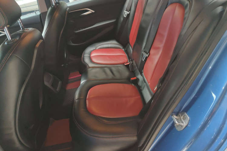 宝马1系 2017款 118i 时尚型中控内饰7003