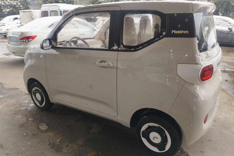 五菱汽车 宏光MINIEV 2024款 第三代 215km 青春版车身外观4