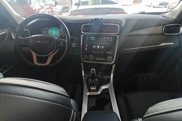 领克01 2018款 2.0T 两驱型+版中控内饰7002