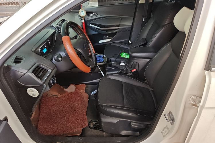 福特 福睿斯 2017款 幸福版 1.5L 自动时尚型局部细节19