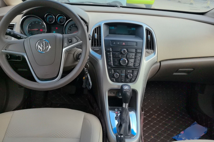 别克 英朗 2013款 GT 1.6L 自动时尚版中控内饰7002