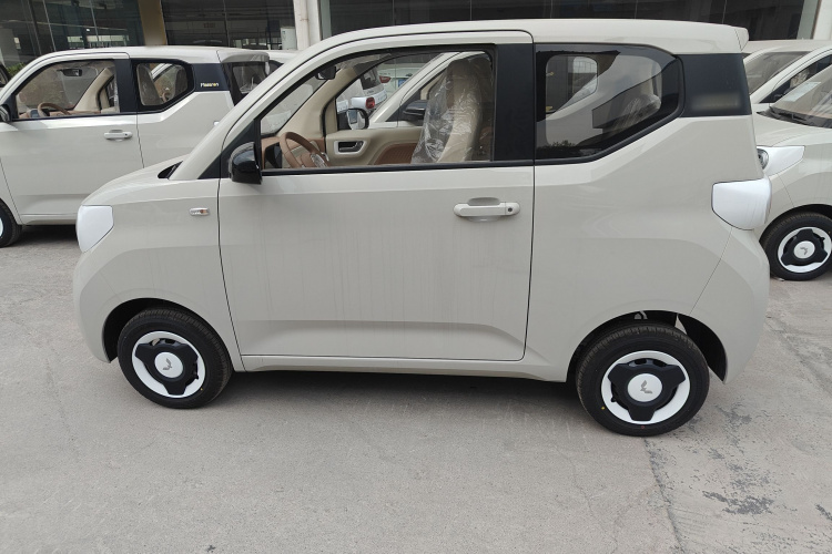 五菱汽车 宏光MINIEV 2024款 第三代 215km 青春版车身外观4