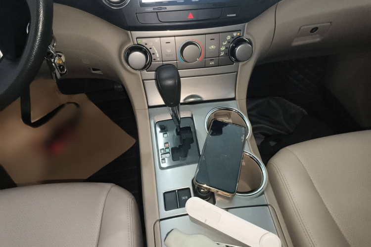 丰田 汉兰达 2012款 2.7L 两驱5座精英版局部细节18